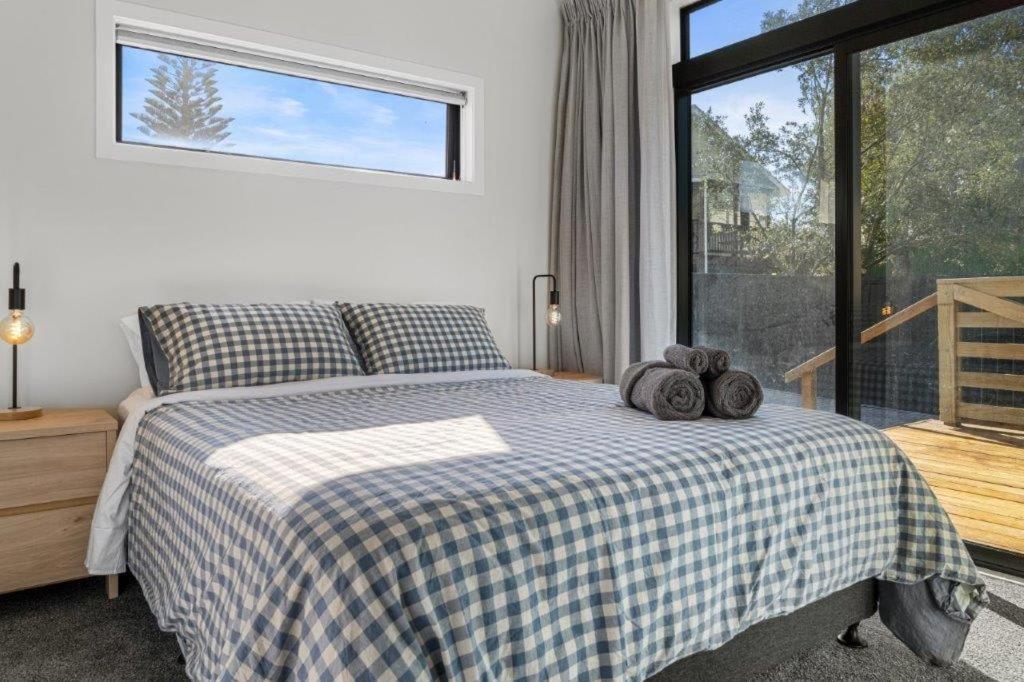 Recline On Leo Villa Waihi Kültér fotó